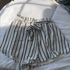 Flowy striped loose shorts